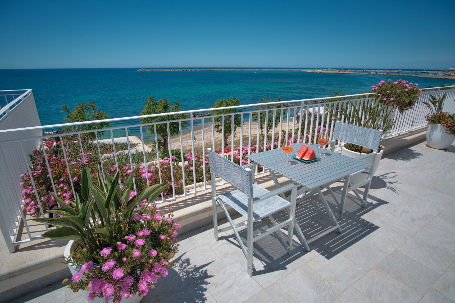 La terrazza nel fresco del mattino — Sunset Terrace Mazara del Vallo
